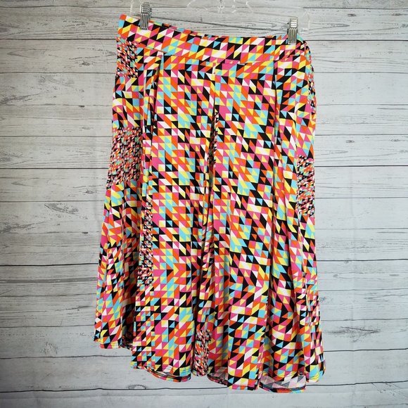 LuLaRoe Womens Madison Skirt Sz 2XL Pink Black Triangle Geometric Pockets - Picture 2 of 3
